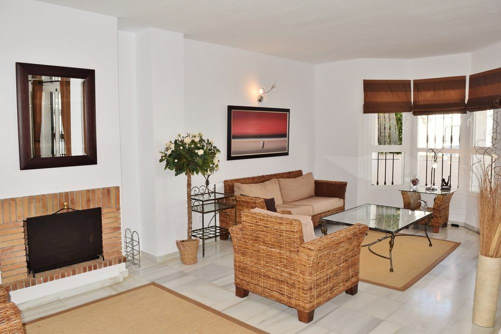 Apartamentos Y Casas Serinamar Marbella El Ángel المظهر الخارجي الصورة