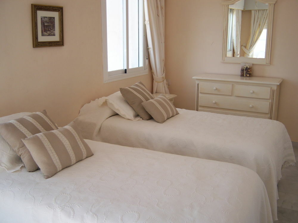 Apartamentos Y Casas Serinamar Marbella El Ángel المظهر الخارجي الصورة