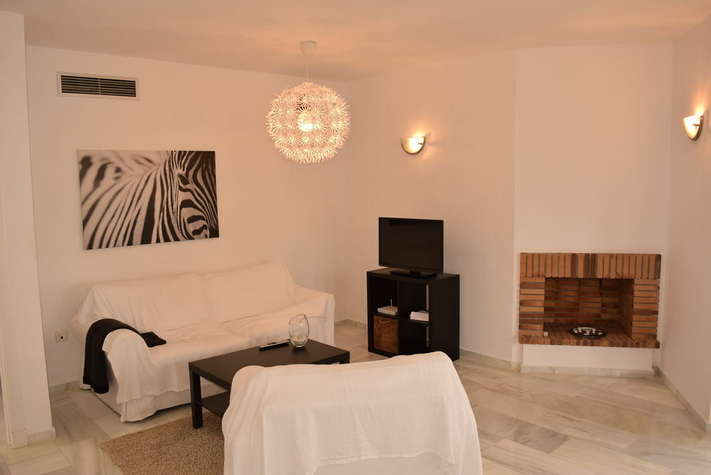 Apartamentos Y Casas Serinamar Marbella El Ángel المظهر الخارجي الصورة
