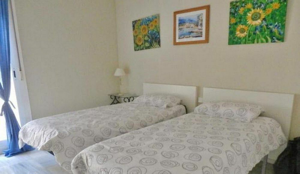 Apartamentos Y Casas Serinamar Marbella El Ángel المظهر الخارجي الصورة