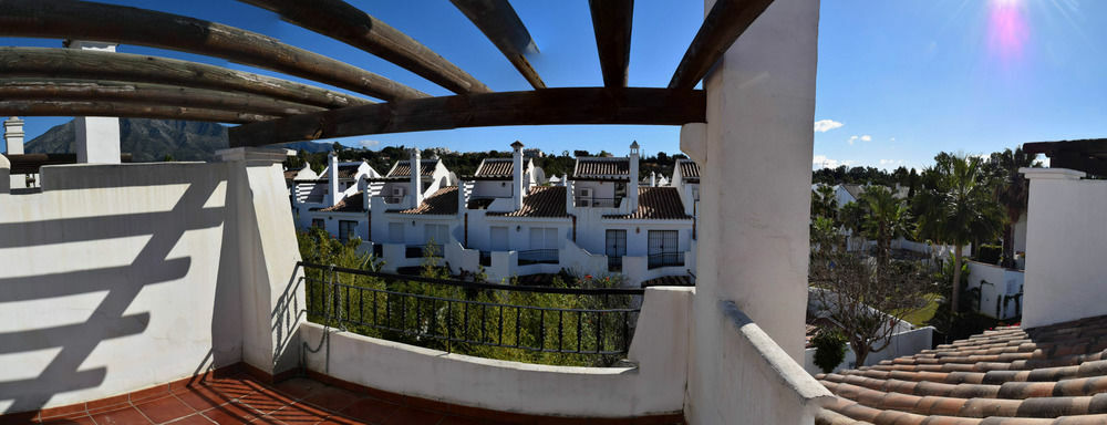 Apartamentos Y Casas Serinamar Marbella El Ángel المظهر الخارجي الصورة