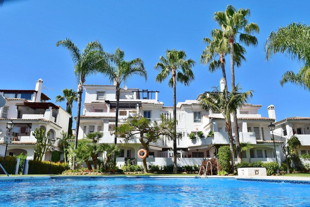 Apartamentos Y Casas Serinamar Marbella El Ángel المظهر الخارجي الصورة